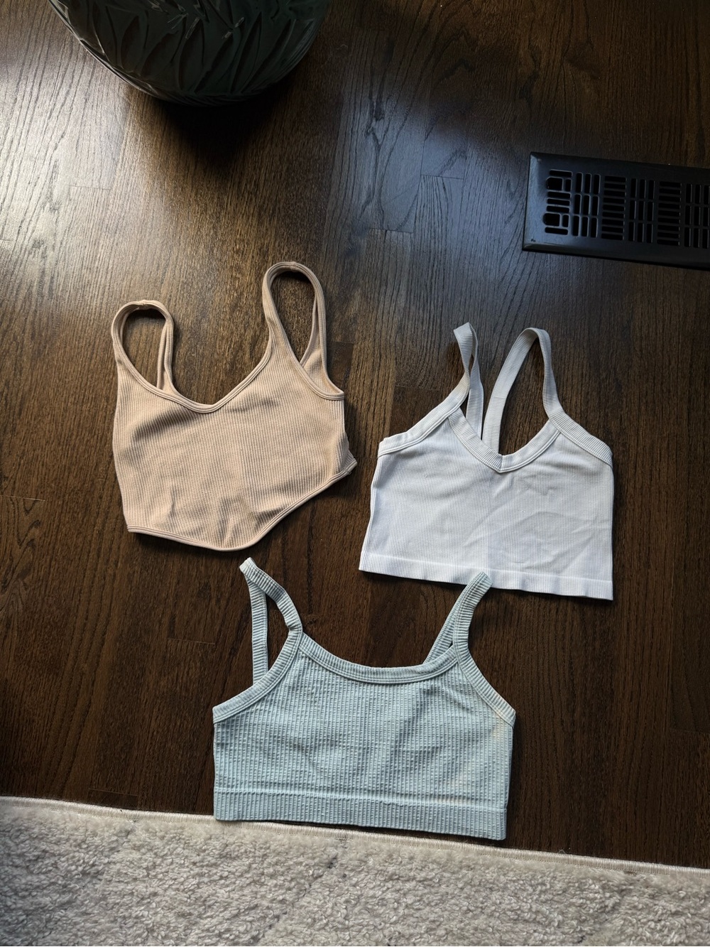 XS Urban Outfitters & Zara crop Tank Tops